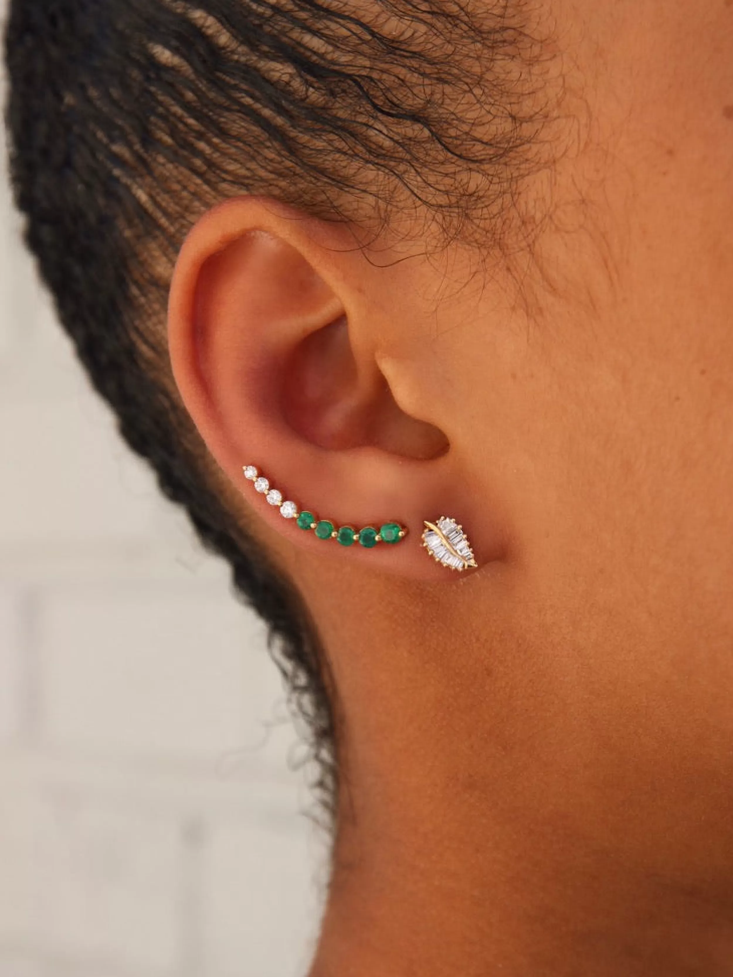 Anita Ko Floating^FLOATING DIAMOND AND EMERALD EARRING